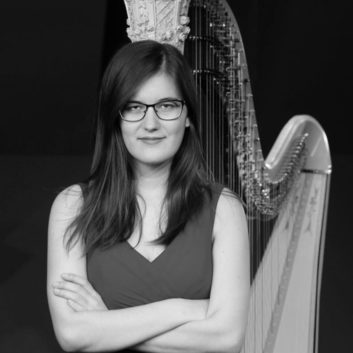 Clara Busemann, Dozentin für Harfe bei rhythm matters, Krefelds größter privater Musikschule